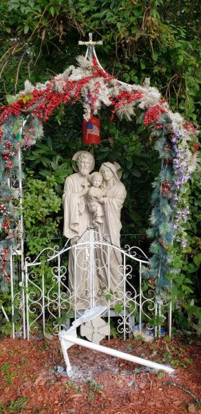 Mary and Joseph statue